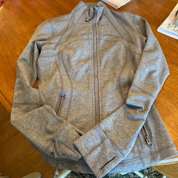 Lululemon - Picture 3 of 5